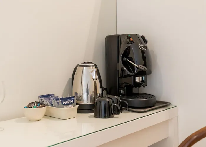 Piazza San Domenico Luxury Гостевой дом Неаполь