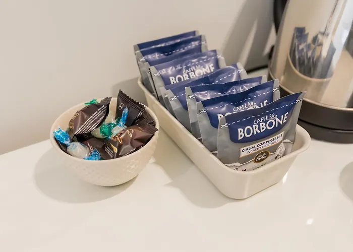 Piazza San Domenico Luxury Неаполь