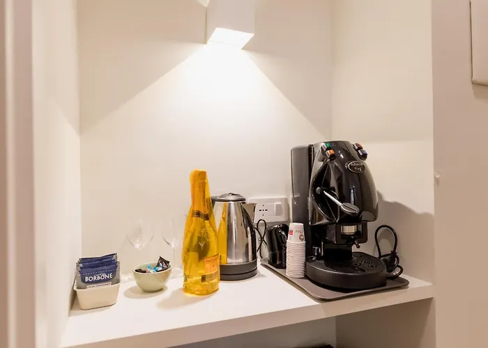 Piazza San Domenico Luxury Неаполь