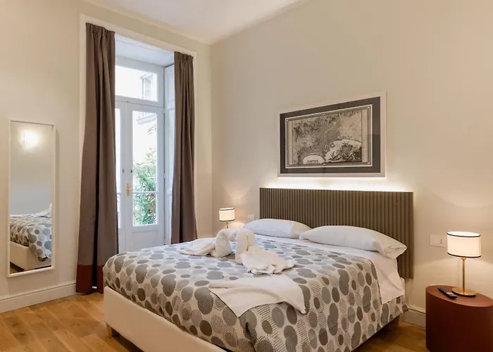 Piazza San Domenico Luxury Гостевой дом Неаполь