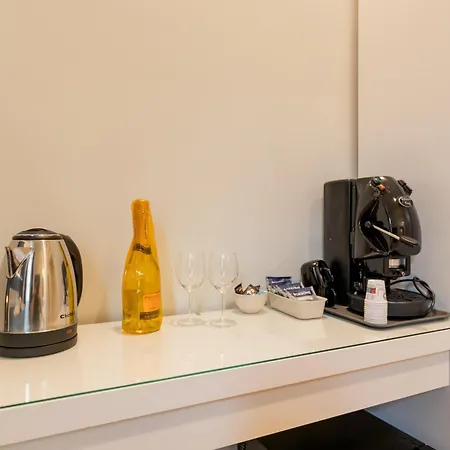 Piazza San Domenico Luxury 4* ナポリ