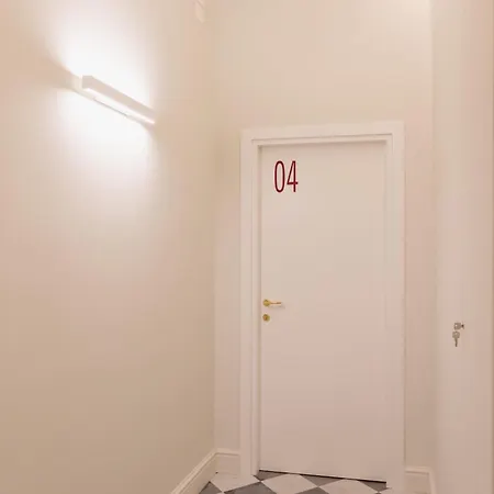 Piazza San Domenico Luxury 4* ナポリ