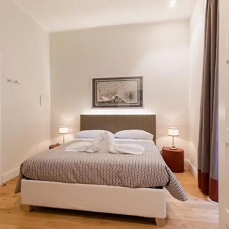 Piazza San Domenico Luxury ナポリ