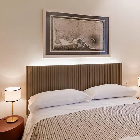 ゲストハウス Piazza San Domenico Luxury 4*